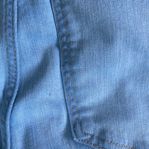 Banana Republic wide leg crop Jean light wash - Picture 4 of 5